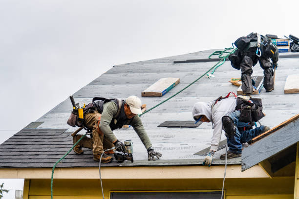 Professional Gutter Installation technician working in Mount Union, IA